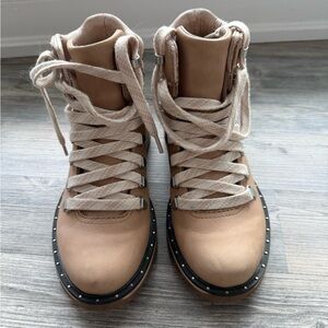 Sorel waterproof boots Size 7